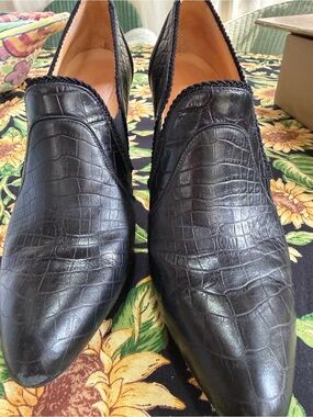 Te Casan Woman’s Black Croc-Embossed Pointed-Heel Women's Boots 39